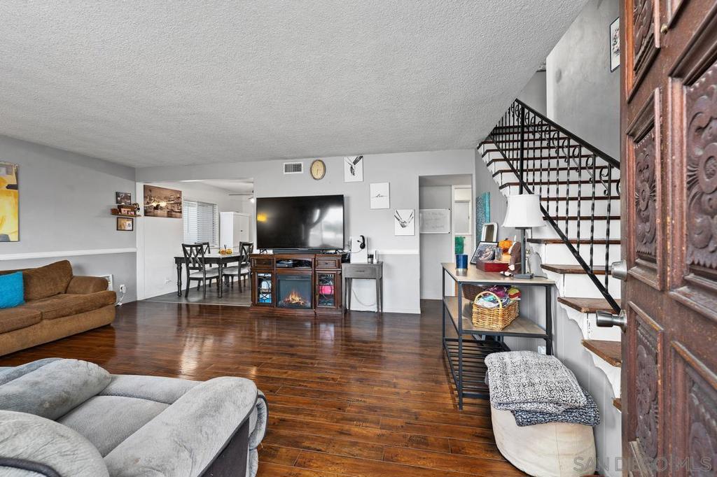 3702 Bancroft Property Photo 4