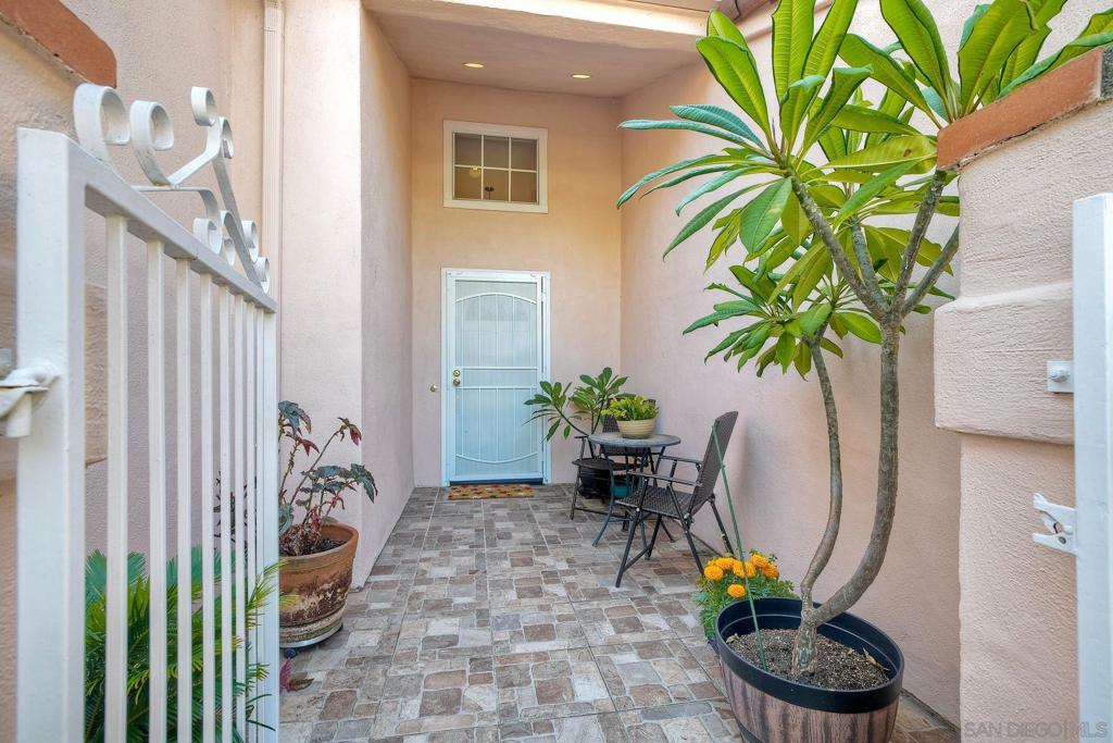 1298 Rue Saint Martin Property Photo 2