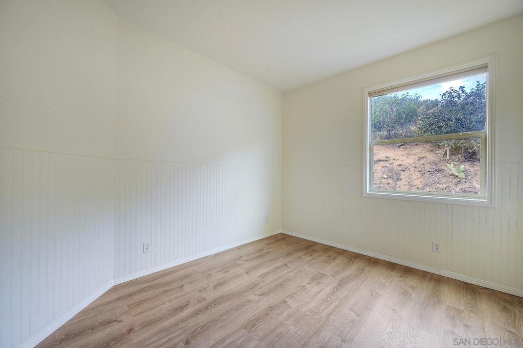 260025584SD Property Photo 27