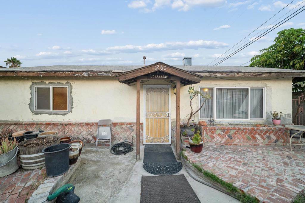 1260 Presioca St. Property Photo 3