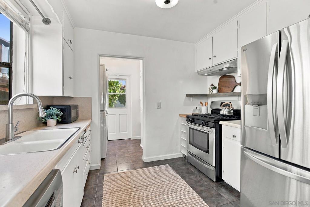 260025617SD Property Photo 14