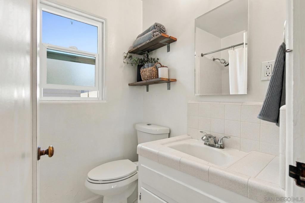 260025617SD Property Photo 22