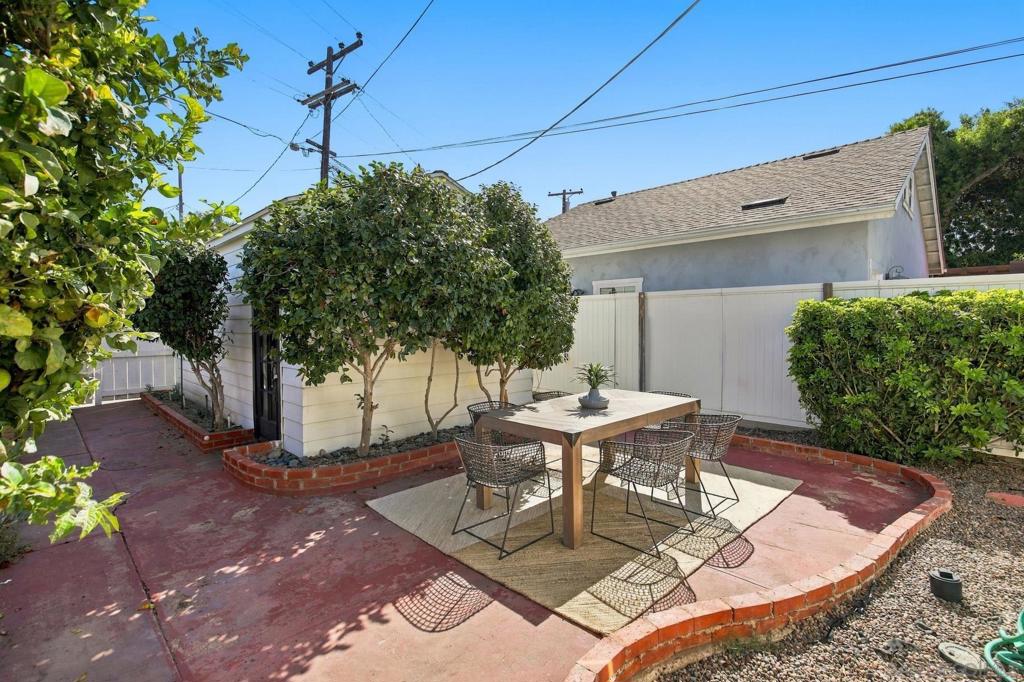 260025617SD Property Photo 23
