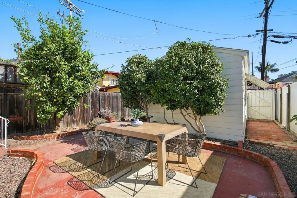 260025617SD Property Photo 24