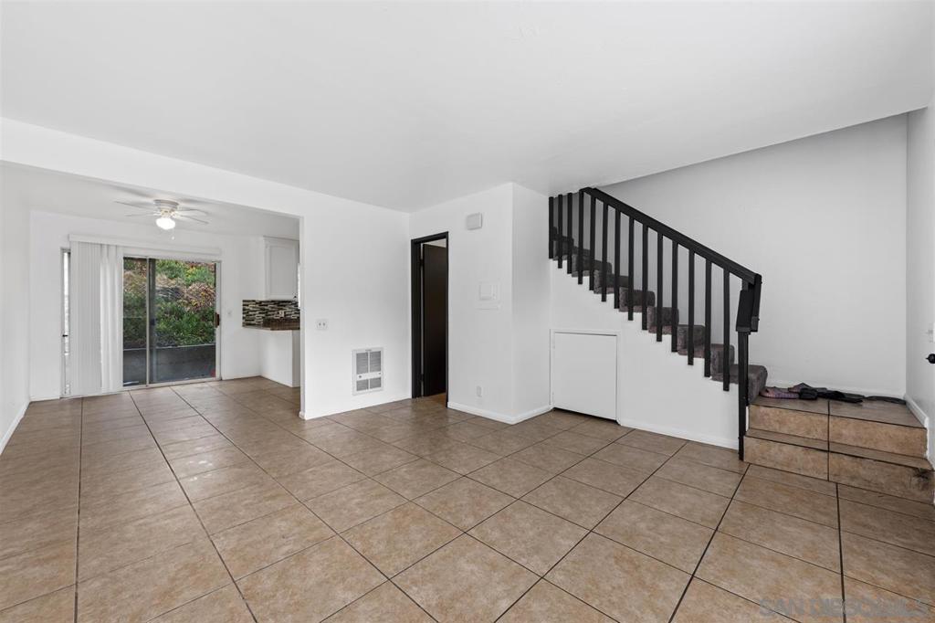 1852 Bakersfield St Property Photo 6