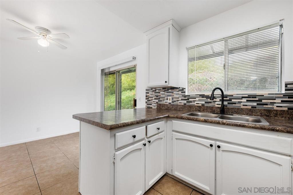 1852 Bakersfield St Property Photo 18