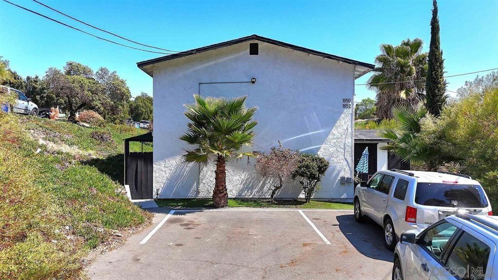 1852 Bakersfield St Property Photo 25