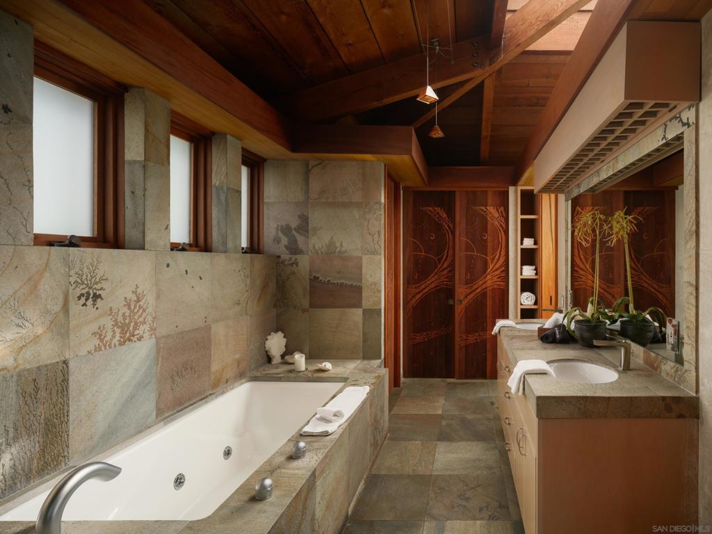 6621 Neptune Place Property Photo 23
