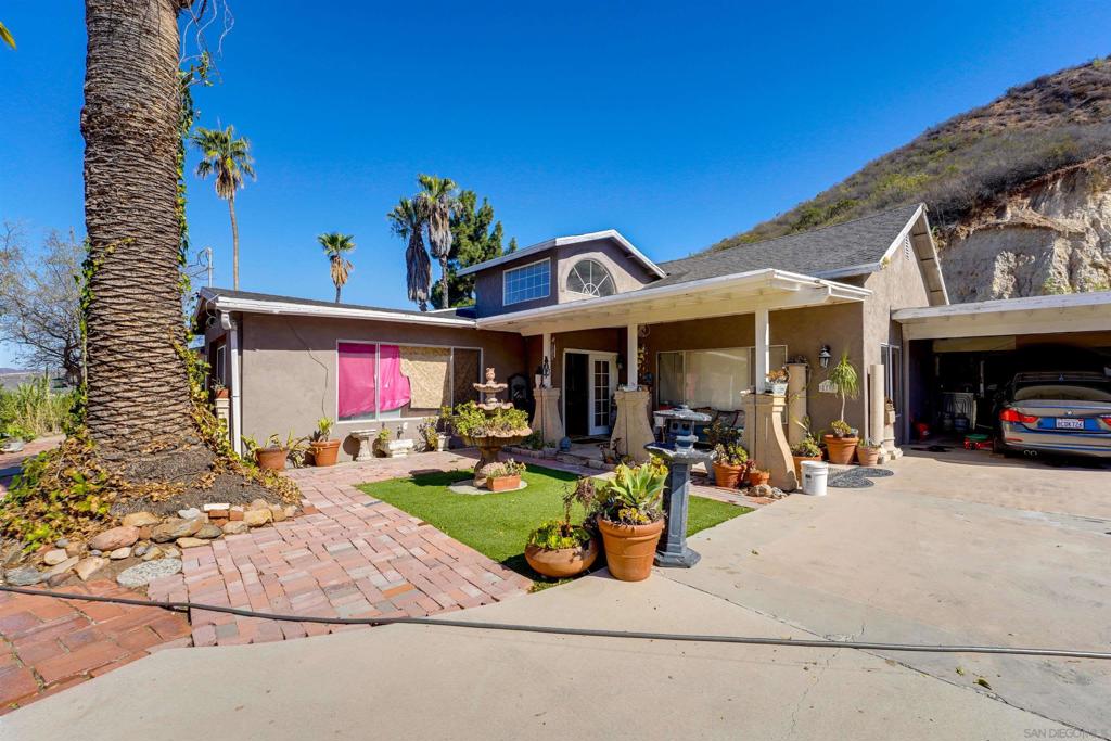 8109 Mesa Road Property Photo 1