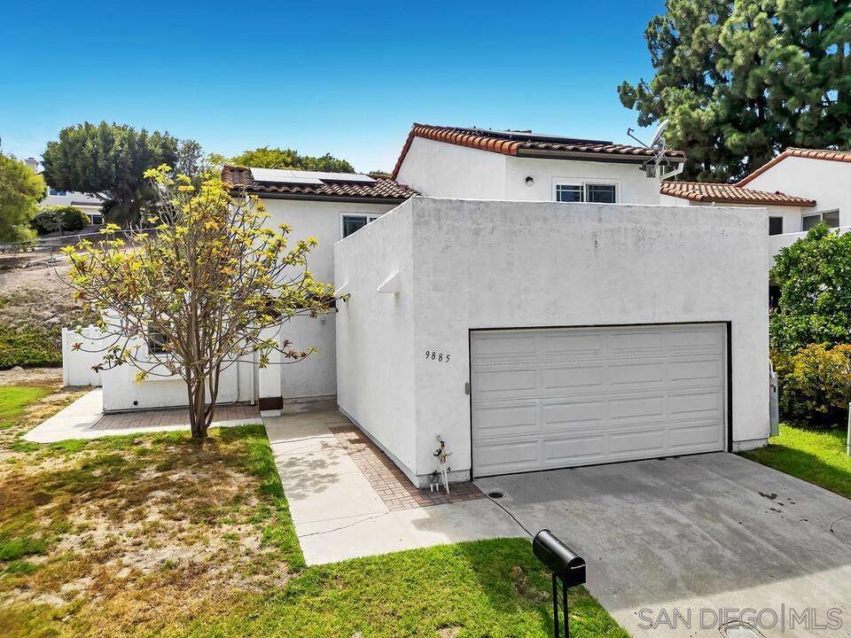 9885 Aldergrove Lane Property Photo 2