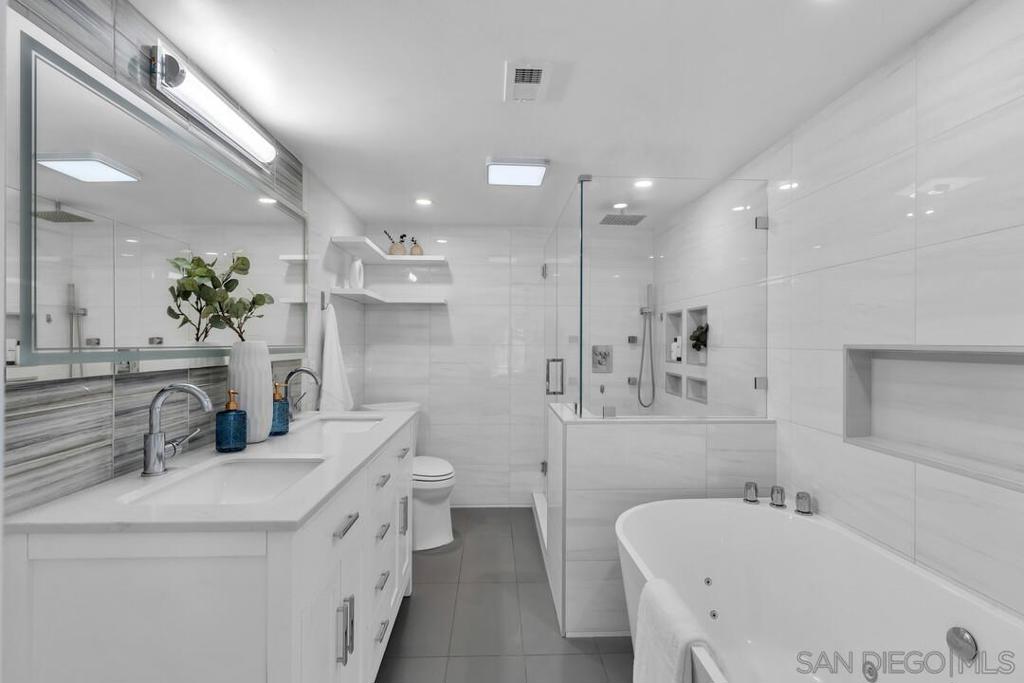 9885 Aldergrove Lane Property Photo 14