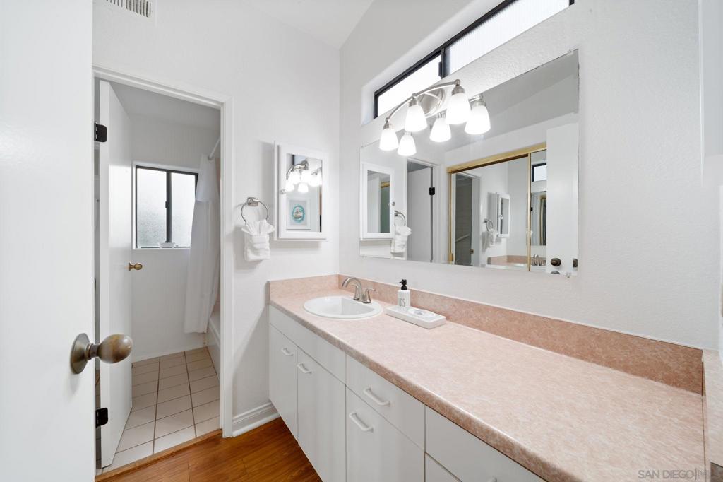 721 Glenview Property Photo 19