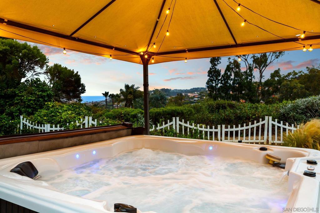 7806 Via Capri Property Photo 6