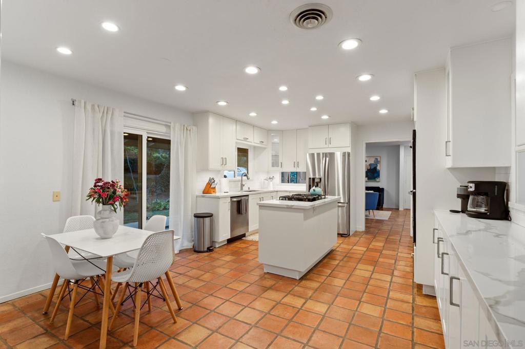7806 Via Capri Property Photo 38