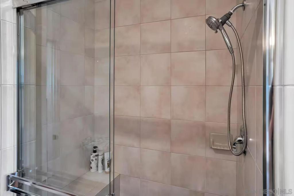 3550 Laketree Dr Property Photo 30