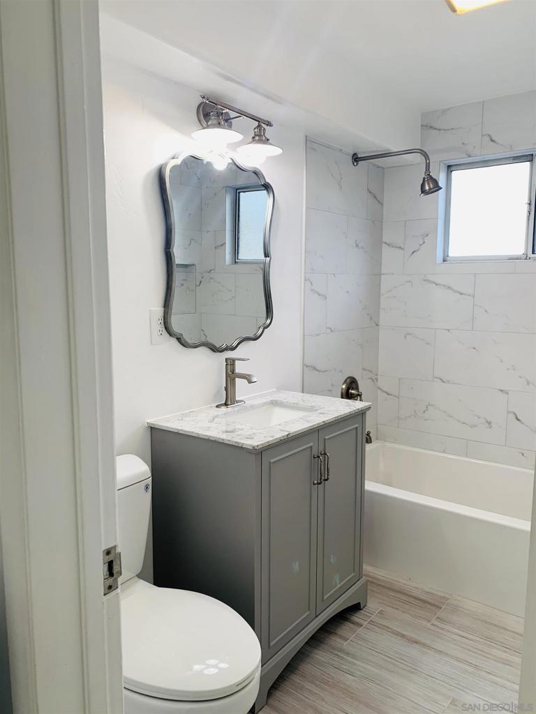 2831 37 Columbia Street Property Photo 17