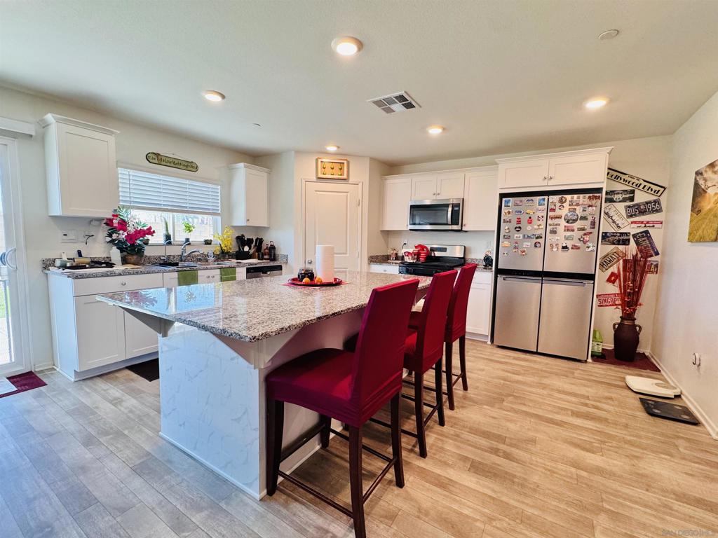 28533 Scorpion Ln Property Photo 4