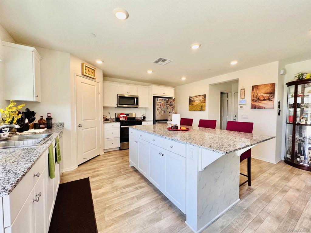 28533 Scorpion Ln Property Photo 7