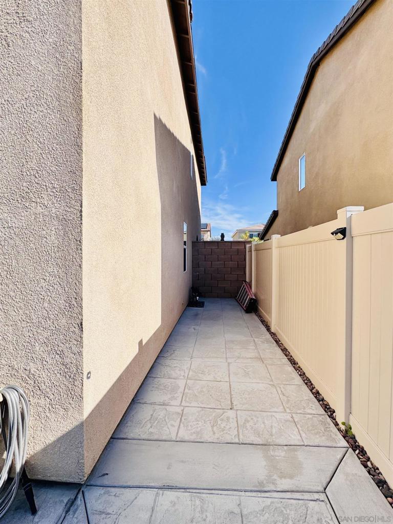 28533 Scorpion Ln Property Photo 8