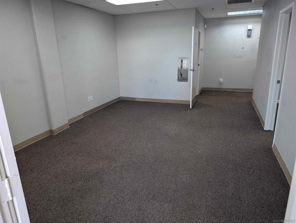 2828 University Avenue Property Photo 6
