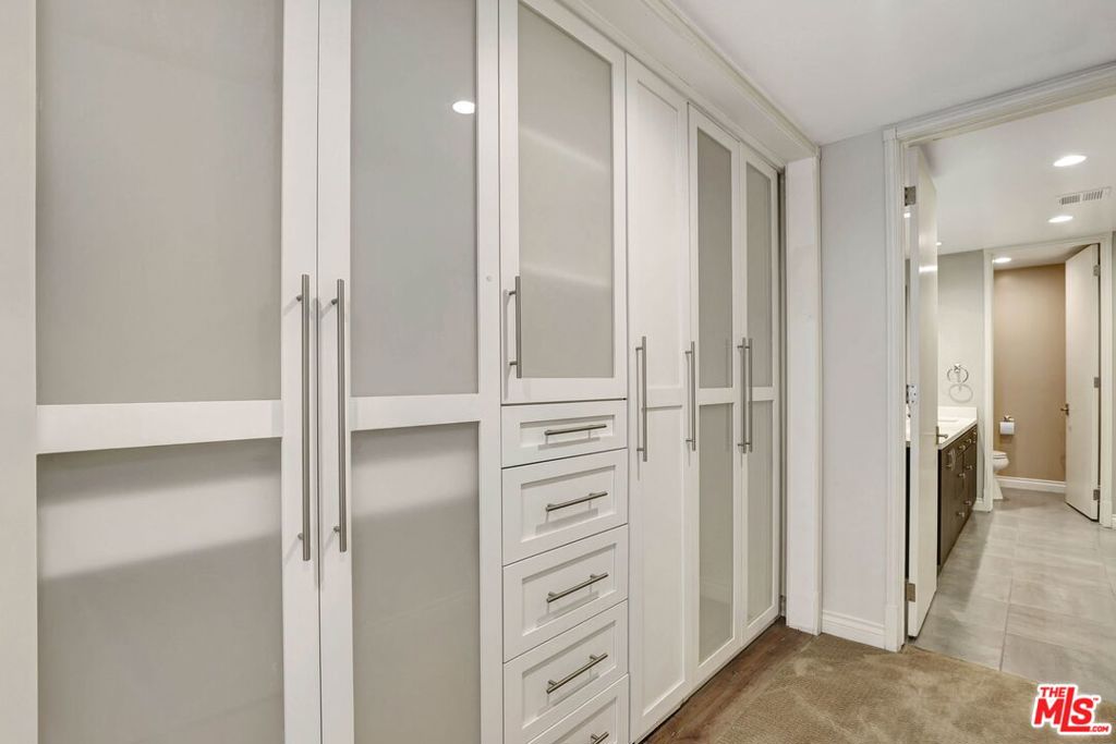 1260 S Beverly Glen Boulevard 304 Property Photo 18