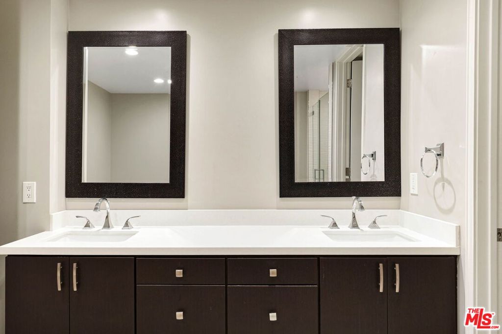 1260 S Beverly Glen Boulevard 304 Property Photo 20