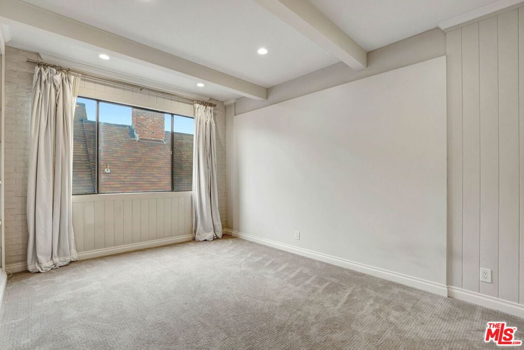 1260 S Beverly Glen Boulevard 304 Property Photo 25