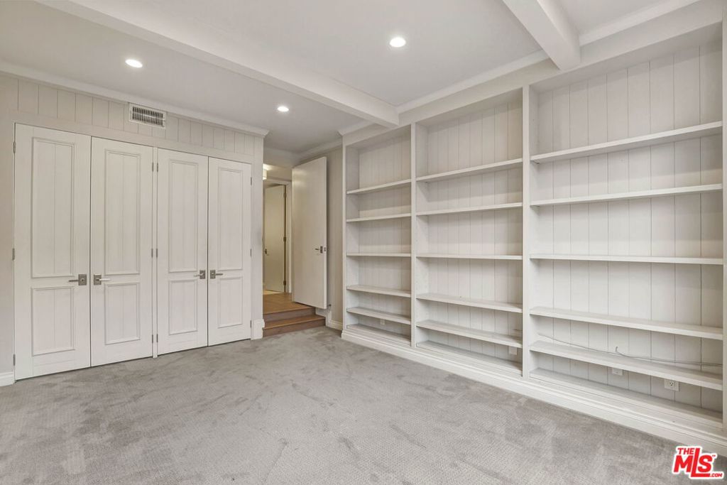 1260 S Beverly Glen Boulevard 304 Property Photo 27