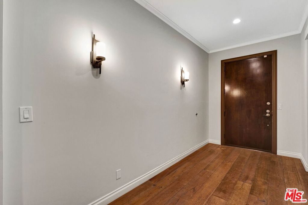1260 S Beverly Glen Boulevard 304 Property Photo 32
