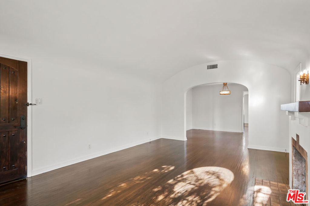 624 N Poinsettia Place Property Photo 30
