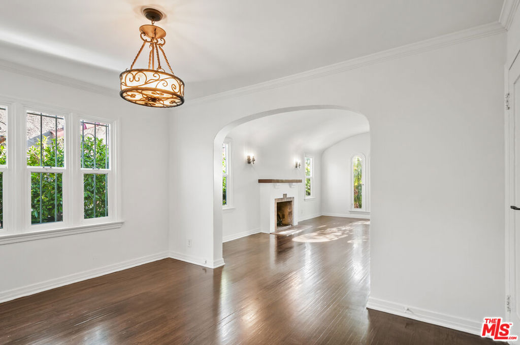 624 N Poinsettia Place Property Photo 33