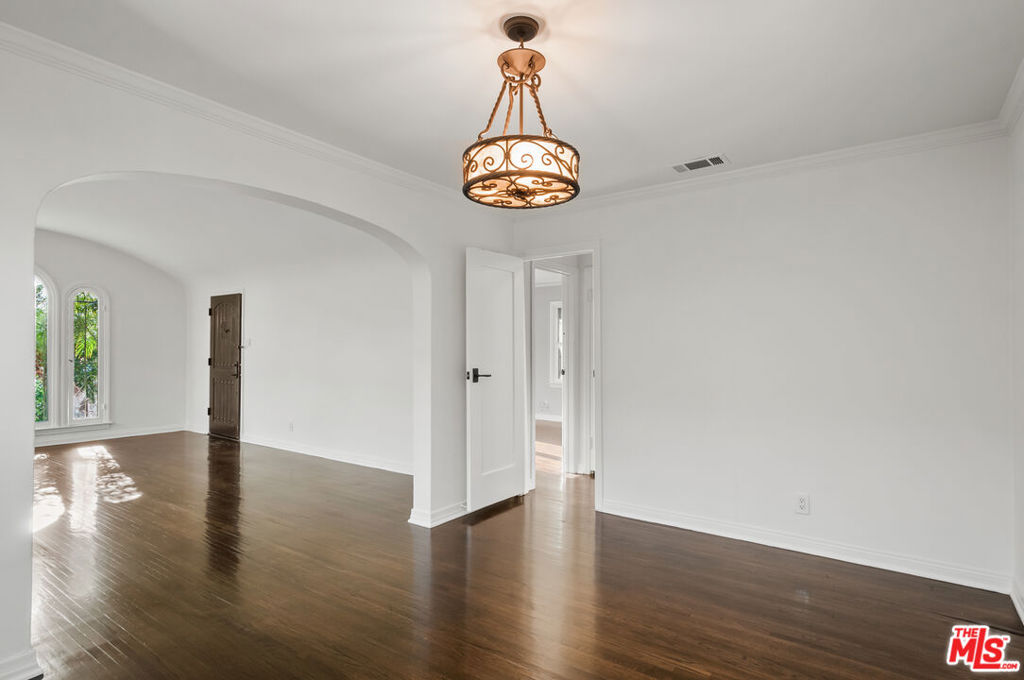 624 N Poinsettia Place Property Photo 34