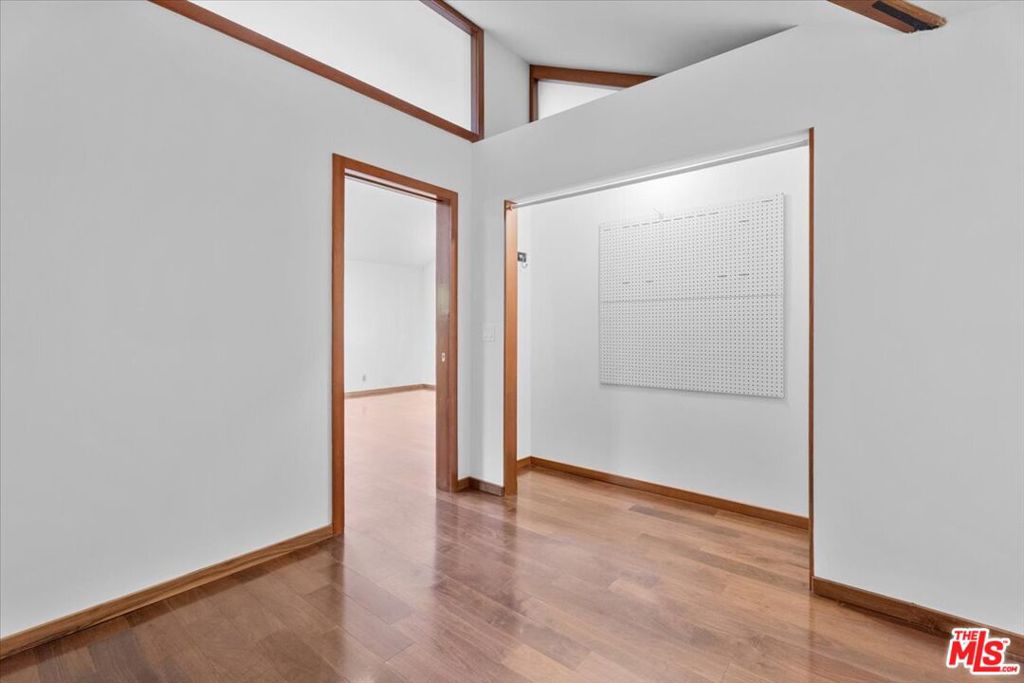 3947 Huron Avenue Property Photo 9