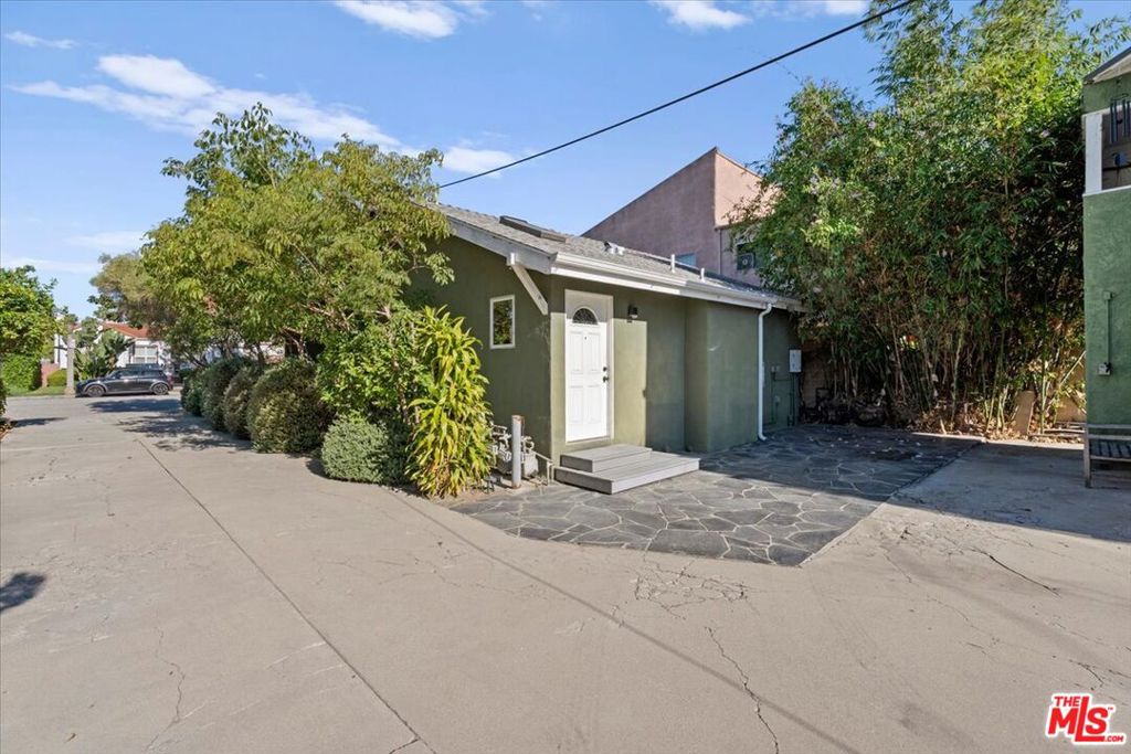 3947 Huron Avenue Property Photo 11