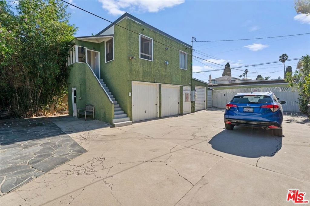 3947 Huron Avenue Property Photo 17