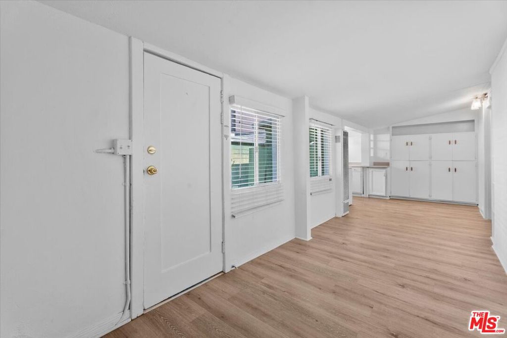 3947 Huron Avenue Property Photo 22