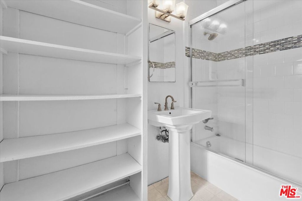 3947 Huron Avenue Property Photo 25