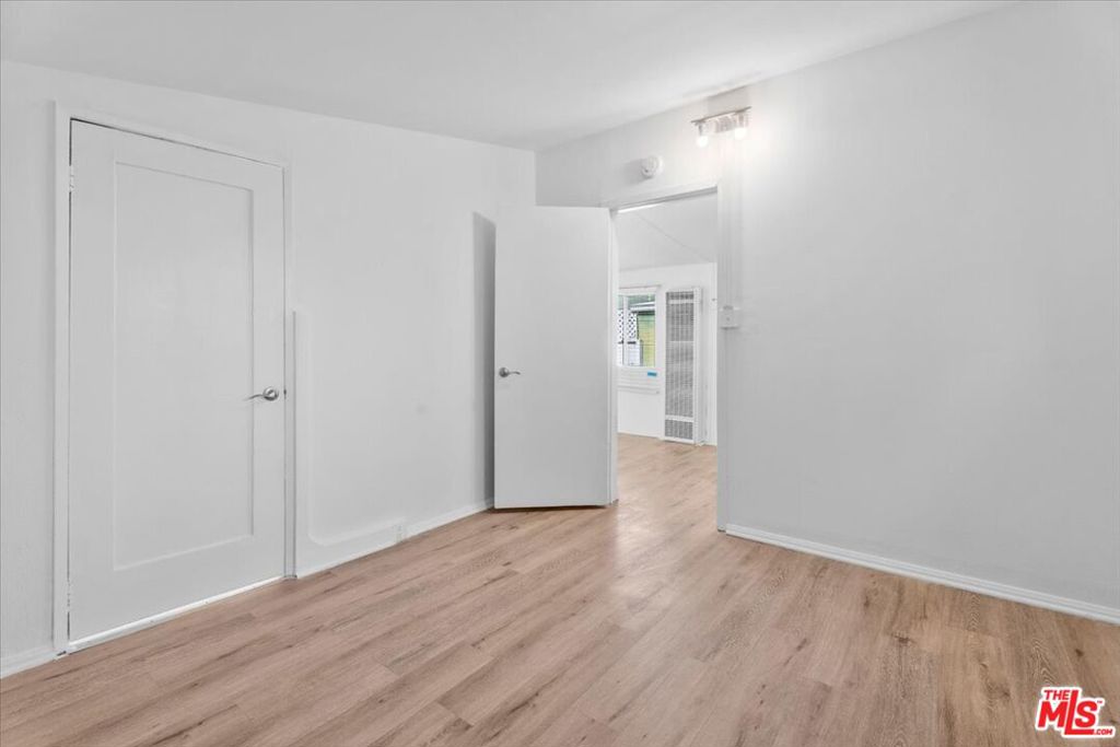 3947 Huron Avenue Property Photo 26
