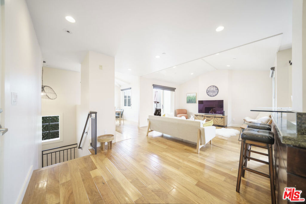 642 Hermosa Avenue Property Photo 1