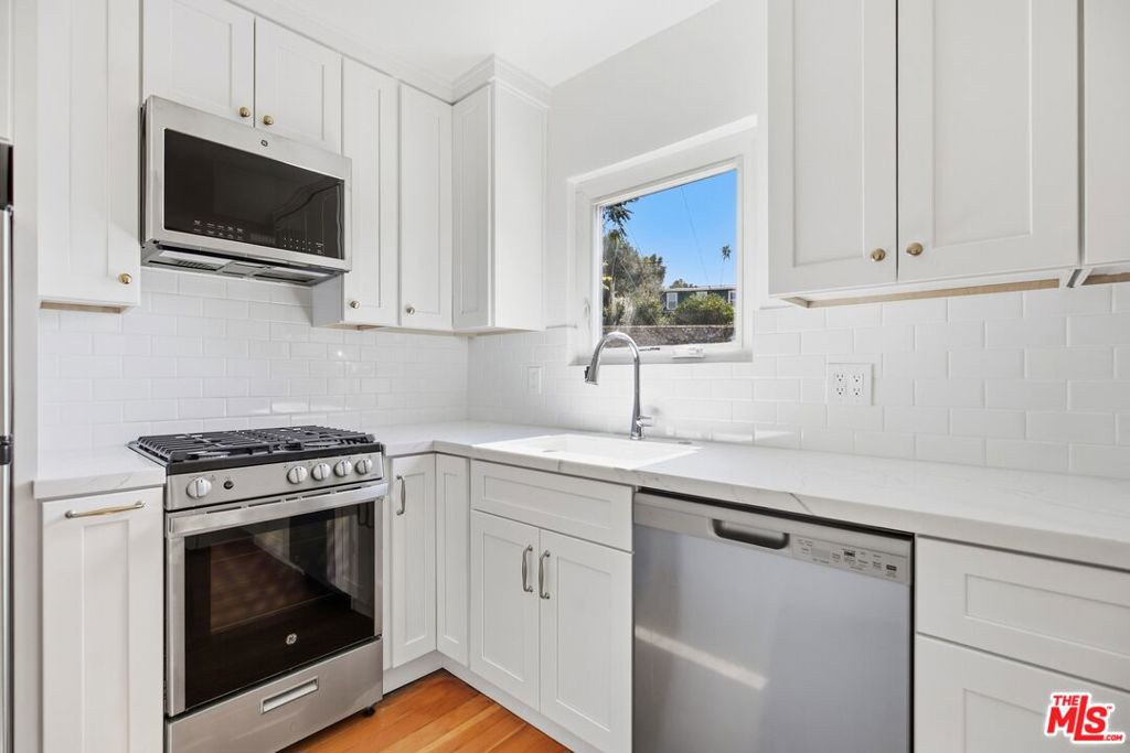 215 N Avenue 49 Property Photo 6