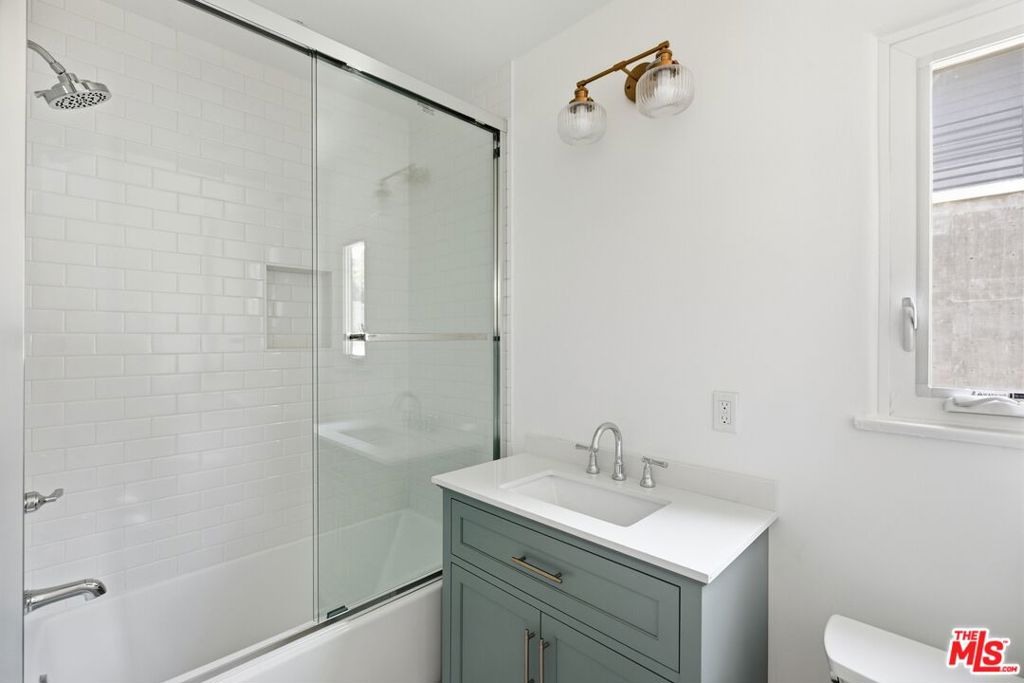 215 N Avenue 49 Property Photo 17