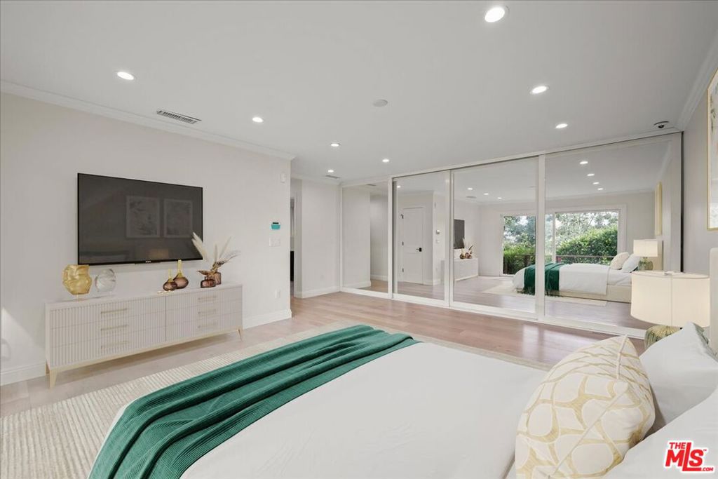 11515 Thurston Circle Property Photo 4