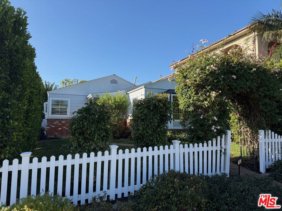 967 W 21st Street Property Photo 1
