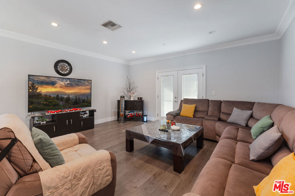 1051 E Verdugo Avenue Property Photo 13