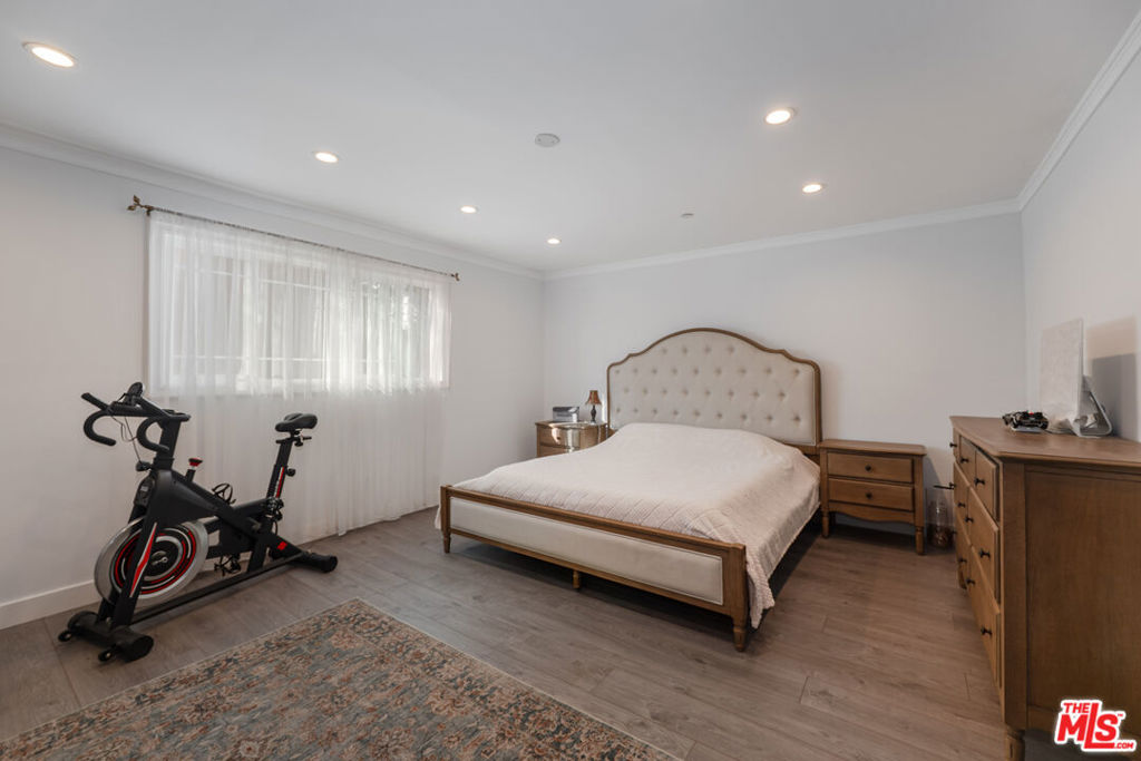 1051 E Verdugo Avenue Property Photo 15
