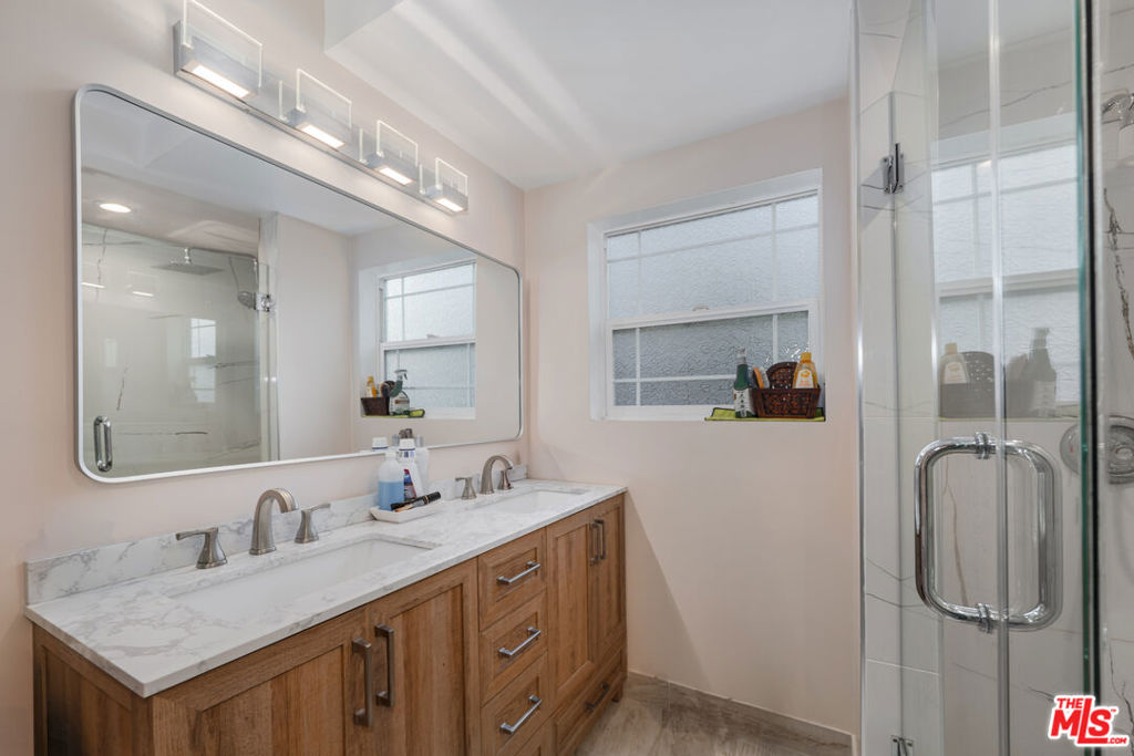 1051 E Verdugo Avenue Property Photo 17