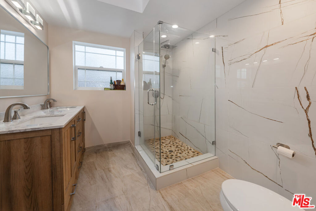 1051 E Verdugo Avenue Property Photo 18