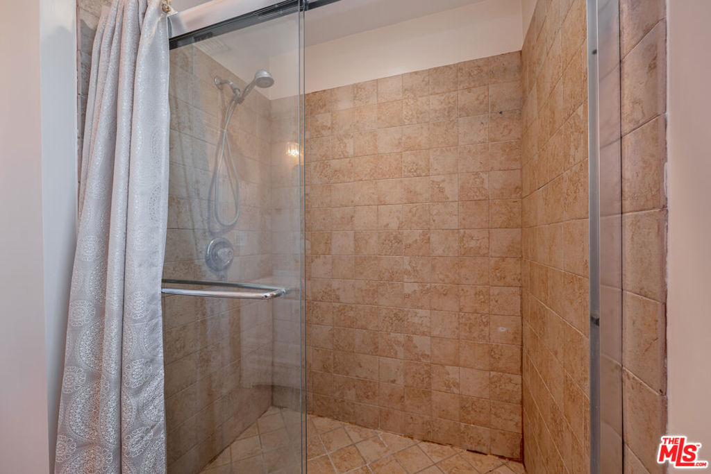 1051 E Verdugo Avenue Property Photo 22