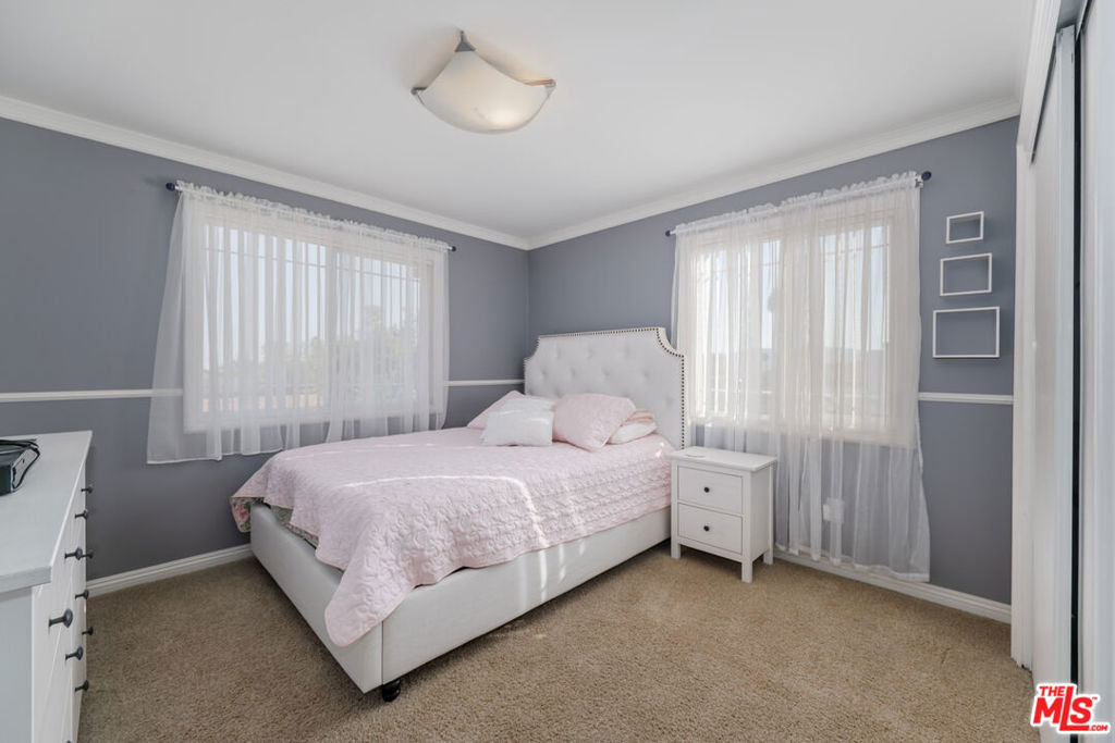 1051 E Verdugo Avenue Property Photo 23