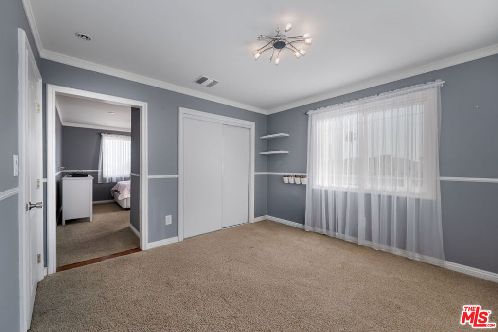 1051 E Verdugo Avenue Property Photo 26